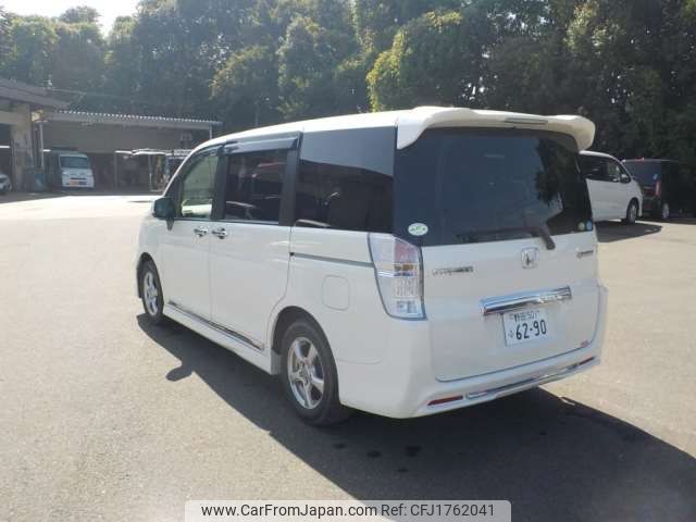 honda stepwagon 2011 CFJ1762041 image 2