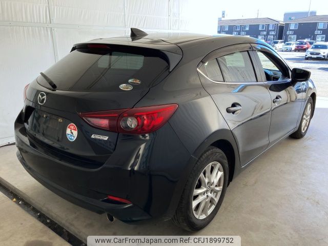 mazda axela 2017 CFJ1899752 image 2
