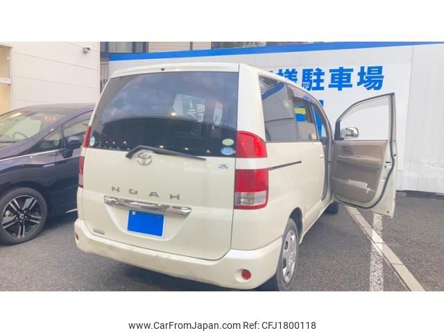 toyota noah 2006 CFJ1800118 image 2