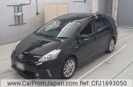 toyota prius-α 2012 CFJ1693050