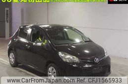 toyota vitz 2015 CFJ1565933