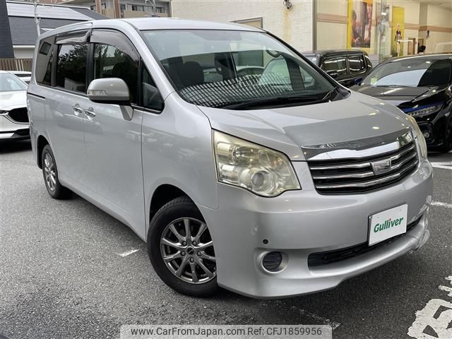 toyota noah 2010 CFJ1859956 image 1