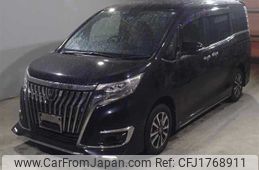 toyota esquire 2018 CFJ1768911