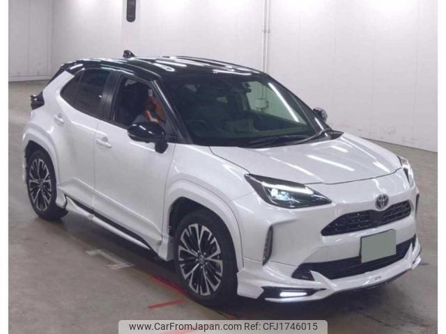 toyota yaris-cross 2025 CFJ1746015 image 1