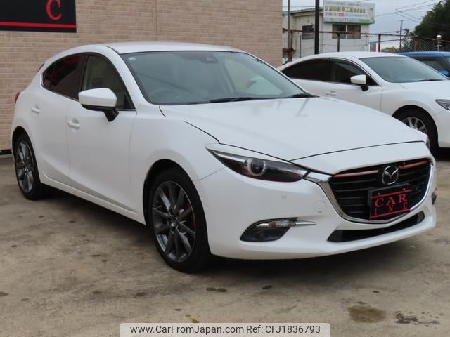 mazda axela 2017 CFJ1836793 image 2