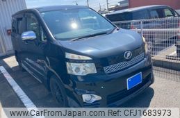 toyota voxy 2012 CFJ1683973