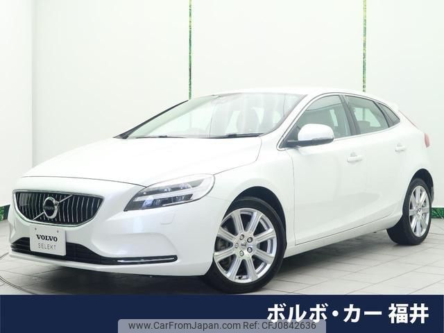 volvo v40 2018 quick_quick_MD4204T_YV1MVA8RDJ2483637 image 1