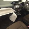 toyota noah 2017 CFJ1670188 image 5