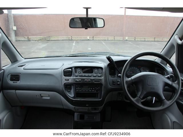 mitsubishi delica-spacegear 2002 quick_quick_PD6W_PD6W-0800711 image 2