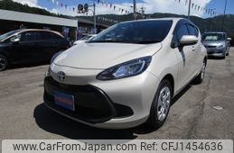 toyota aqua 2022 -TOYOTA--AQUA 6AA-MXPK11--MXPK11-2074541---TOYOTA--AQUA 6AA-MXPK11--MXPK11-2074541-