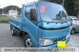 hino dutro 2004 CFJ1837432