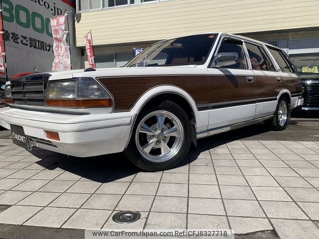 nissan-gloria-wagon-1990-11314-car_eb0e33d5-4d0f-4128-b0f7-607e658c08f4