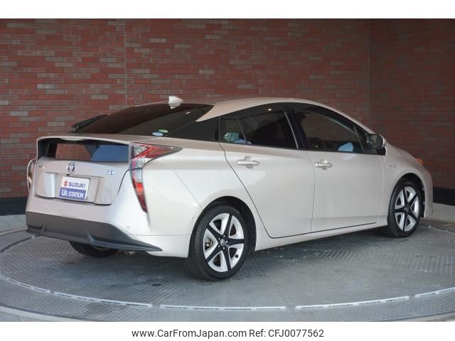 toyota prius 2016 quick_quick_DAA-ZVW51_ZVW51-8013586 image 2