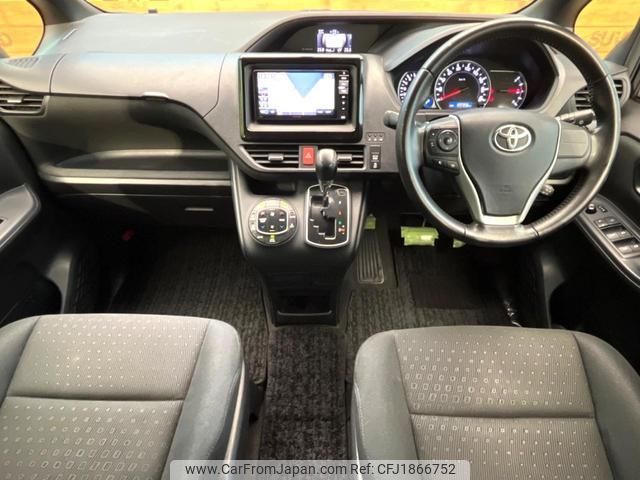 toyota voxy 2014 CFJ1866752 image 2