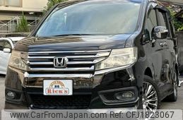 honda stepwagon-spada 2013 CFJ1823067