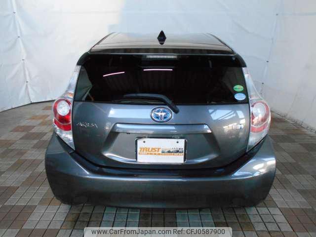 toyota aqua 2013 -TOYOTA--AQUA NHP10--6220093---TOYOTA--AQUA NHP10--6220093- image 2