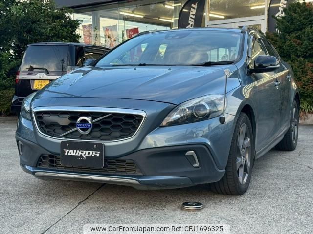volvo v40 2013 CFJ1696325 image 1