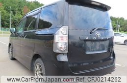 toyota voxy 2007 NIKYO_NX69554