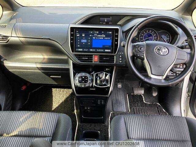 toyota voxy 2018 504928-929756 image 1
