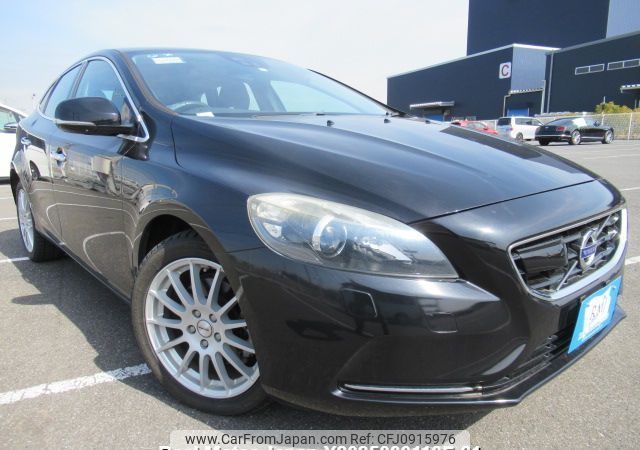 volvo v40 2014 Y2025030113F-21 image 2