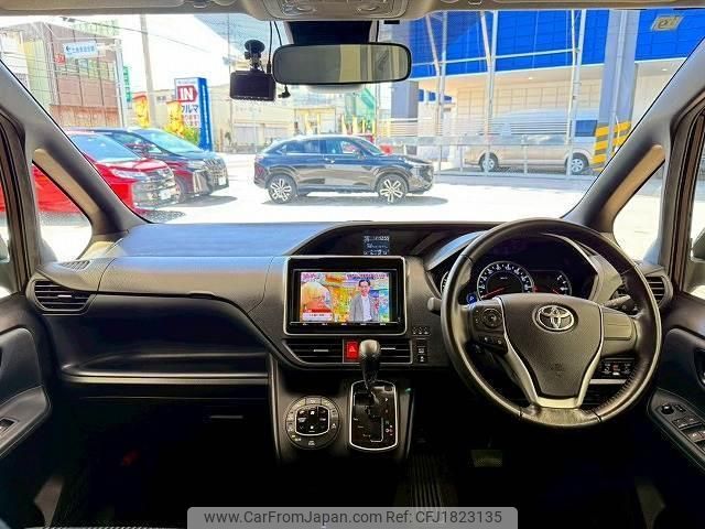 toyota noah 2016 CFJ1823135 image 2