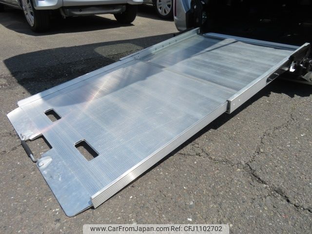 toyota voxy 2018 -TOYOTA--Voxy DBA-ZRR80G--ZRR80-0411091---TOYOTA--Voxy DBA-ZRR80G--ZRR80-0411091- image 2