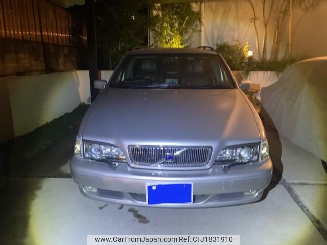 volvo v70 2000 CFJ1831910 image 1