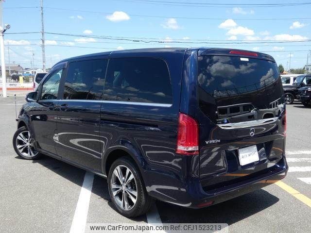 mercedes-benz v-class 2016 CFJ1523213 image 2