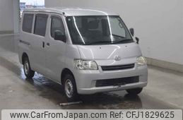 toyota liteace-van undefined CFJ1829625