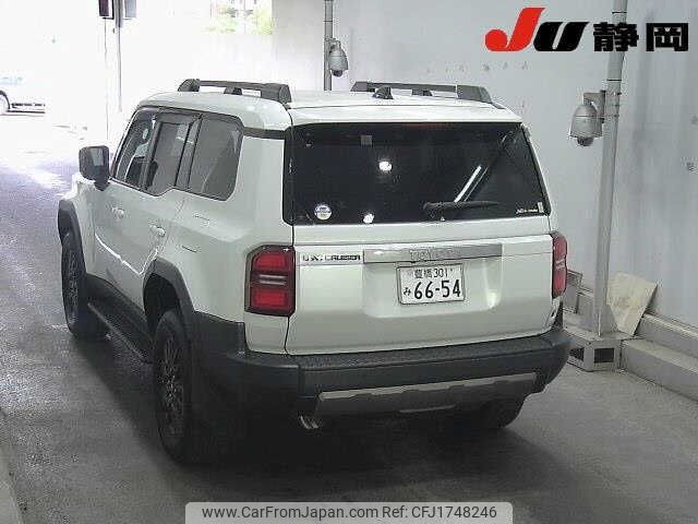 toyota land-cruiser-wagon 2024 CFJ1748246 image 2
