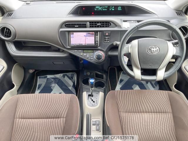 toyota aqua 2012 CFJ1575178 image 2