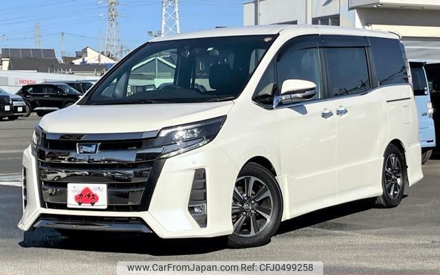 toyota noah 2017 GOO_JP_700050301430241128011 image 1