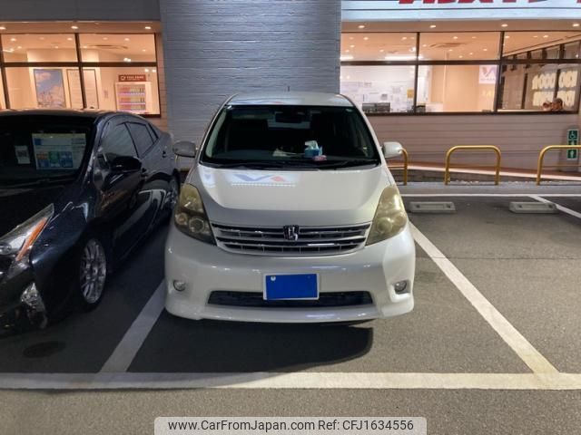 toyota isis 2009 CFJ1634556 image 1