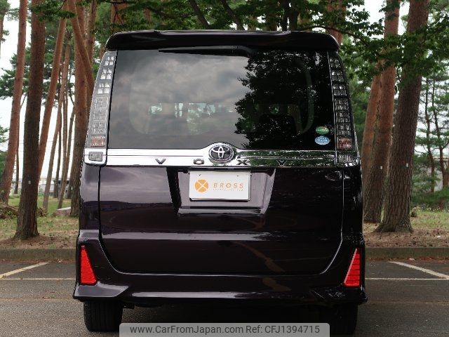 toyota voxy 2014 CFJ1394715 image 2
