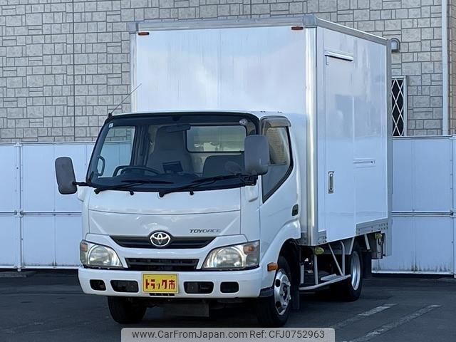 toyota toyoace 2012 GOO_NET_EXCHANGE_0403464A30250213W001 image 2