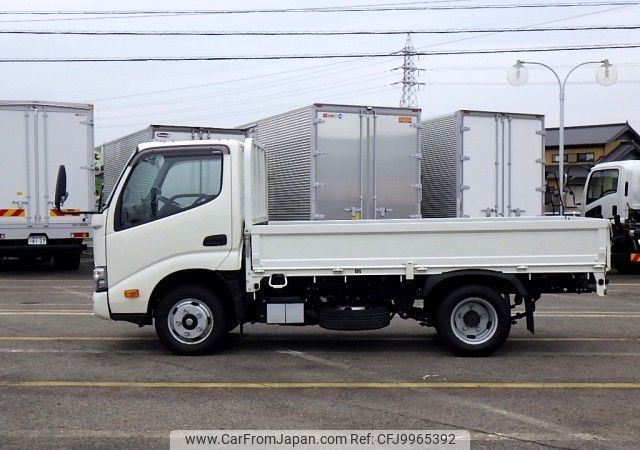 toyota dyna-truck 2022 REALMOTOR_N9024060027F-90 image 2