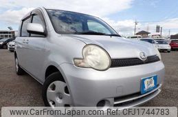 toyota sienta 2005 CFJ1744783