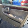 toyota crown-majesta 2000 41 image 9