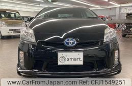 toyota prius 2011 CFJ1549251