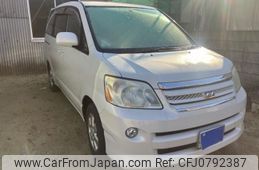 toyota noah 2005 -TOYOTA--Noah CBA-AZR60G--AZR60-0392979---TOYOTA--Noah CBA-AZR60G--AZR60-0392979-