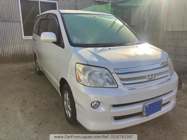 toyota noah 2005 -TOYOTA--Noah CBA-AZR60G--AZR60-0392979---TOYOTA--Noah CBA-AZR60G--AZR60-0392979- image 1