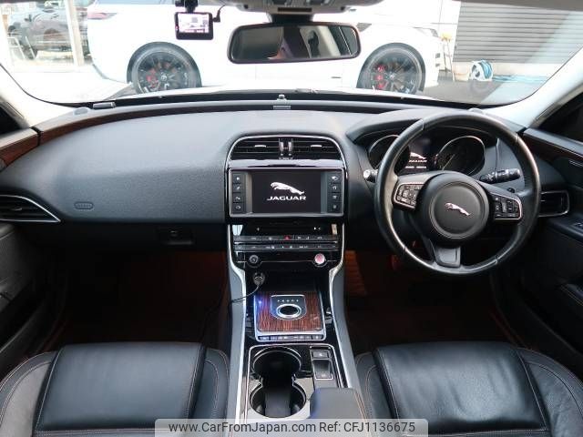 jaguar xe 2016 -JAGUAR--Jaguar XE CBA-JA2GA--SAJAB4AG8GA935824---JAGUAR--Jaguar XE CBA-JA2GA--SAJAB4AG8GA935824- image 2