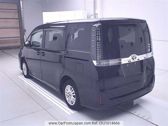 toyota voxy 2014 CFJ1614666 image 2