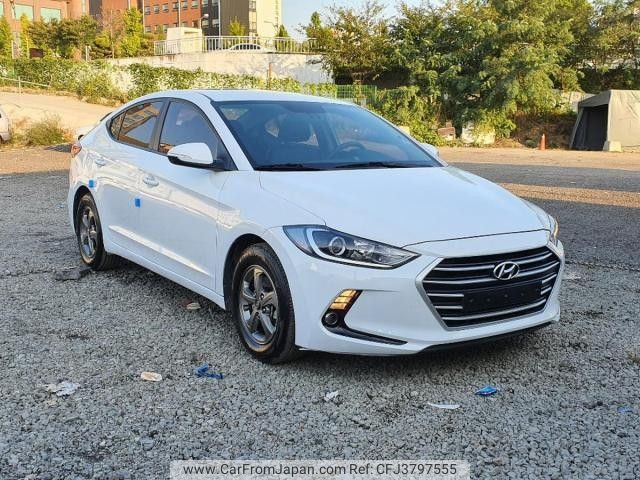 hyundai avante 2017 ED-03713-20191220 image 1