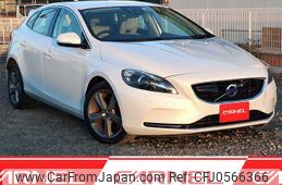 volvo v40 2013 l11215