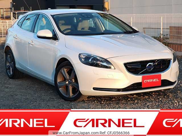 volvo v40 2013 l11215 image 1