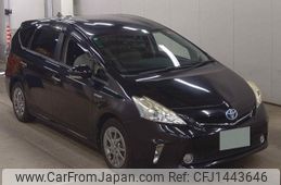 toyota prius-α 2014 CFJ1443646