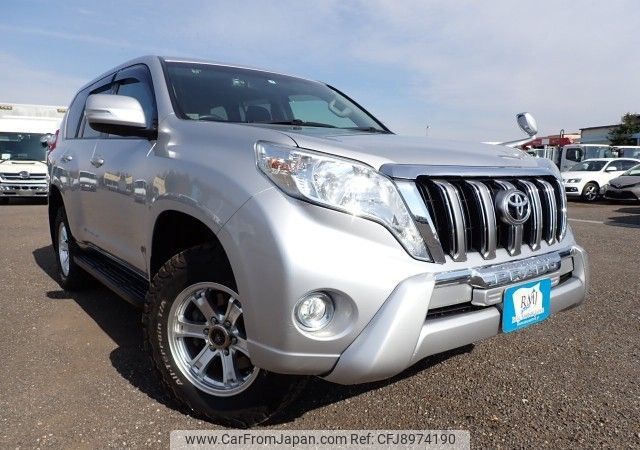 toyota land-cruiser-prado 2017 REALMOTOR_N2022110051F-10 image 2
