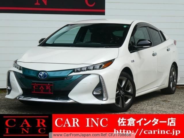toyota prius-phv 2017 CFJ1708866 image 1
