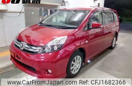 toyota isis 2015 CFJ1682366